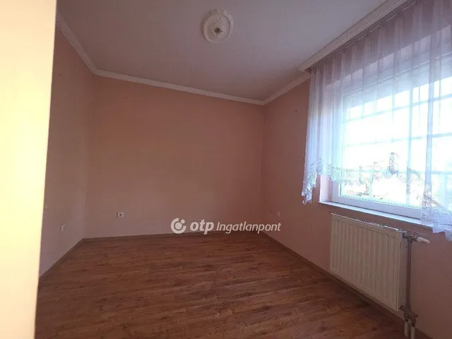 Eladó ház Pápa 290 nm