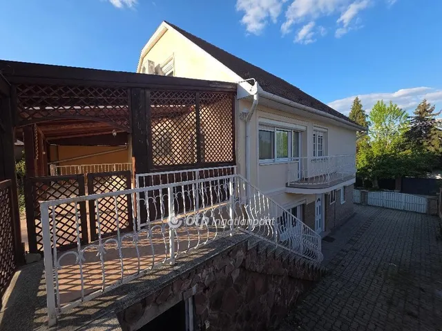 Eladó ház Pápa 290 nm