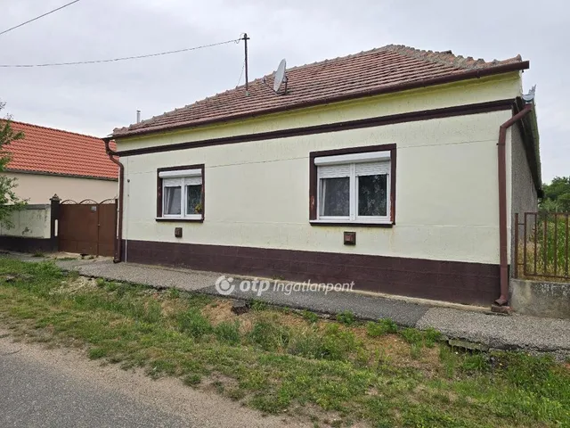 Eladó ház Iszkáz 90 nm