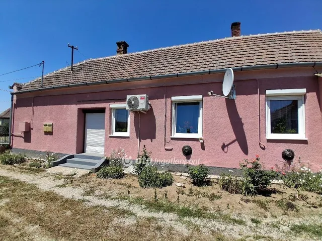 Eladó ház Kemenesmagasi 64 nm