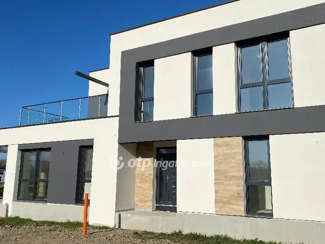 Eladó lakás Győr, Révfalu 160 nm