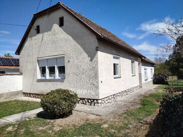 Eladó ház Nagytevel 110 nm