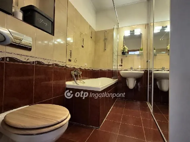 Eladó lakás Pápa 167 nm