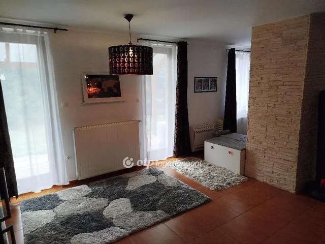 Eladó lakás Pápa 167 nm