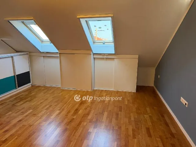 Eladó lakás Pápa 167 nm