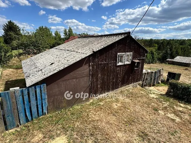 Eladó telek Pápa 886 nm