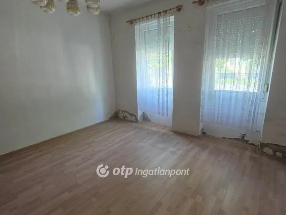 Eladó ház Mezőlak 78 nm