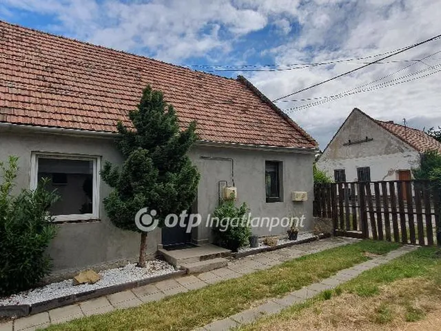 Eladó ház Ajka 57 nm