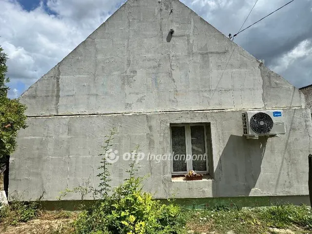 Eladó ház Lovászpatona 38 nm