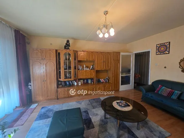 Eladó lakás Pápa 92 nm
