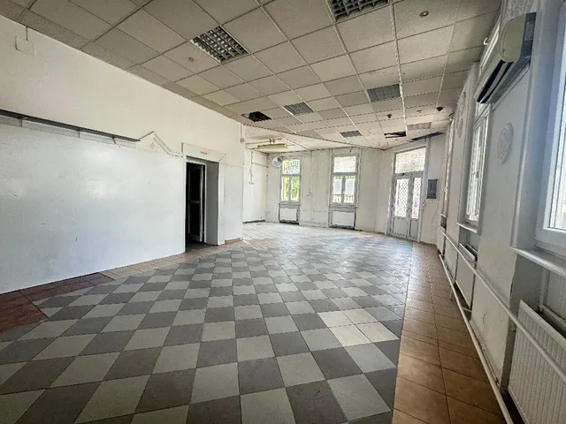 Eladó kereskedelmi és ipari ingatlan Budapest XV. kerület, Rákospalota 248 nm
