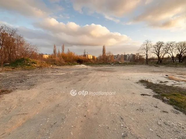 Eladó telek Budapest XIV. kerület 4327 nm