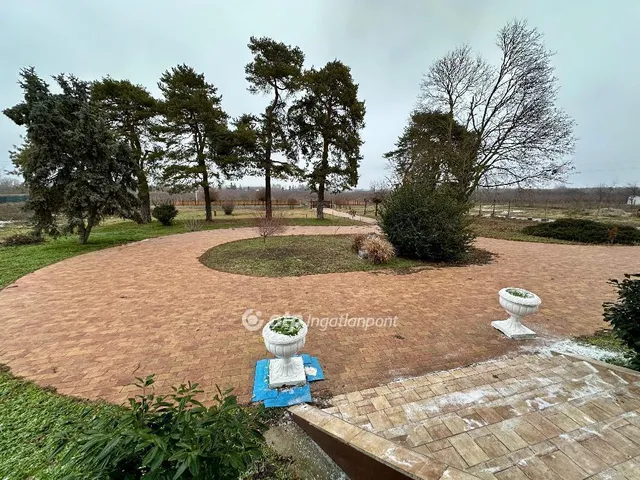 Eladó mezőgazdasági ingatlan Dánszentmiklós 101 nm