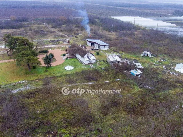 Eladó mezőgazdasági ingatlan Dánszentmiklós 101 nm