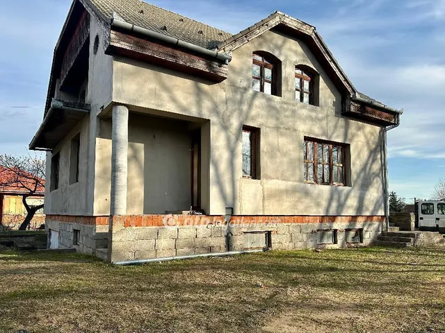 Eladó ház Dánszentmiklós 109 nm