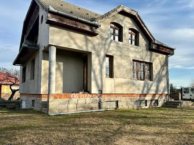 Eladó ház Dánszentmiklós 109 nm