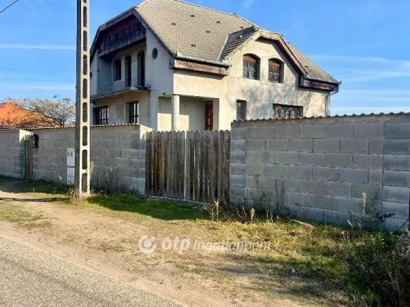 Eladó ház Dánszentmiklós 109 nm