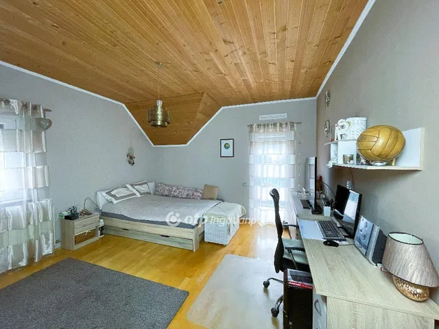 Eladó ház Budapest XVII. kerület, Rákoskert 230 nm