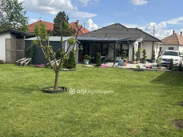 Eladó ház Kartal 140 nm