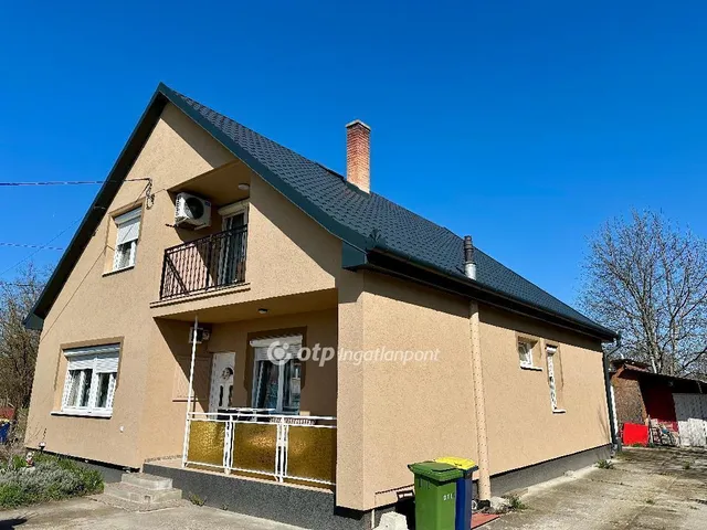 Eladó ház Dánszentmiklós 130 nm