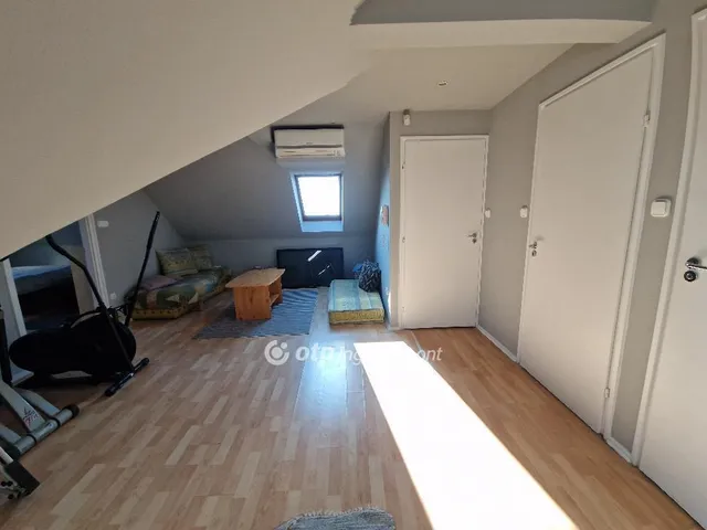 Eladó ház Cegléd 240 nm