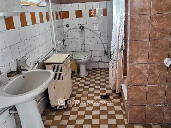Eladó ház Cegléd 82 nm