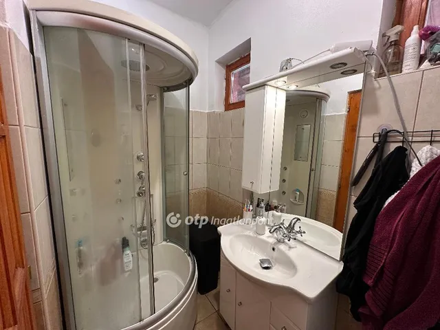 Eladó ház Cegléd 217 nm