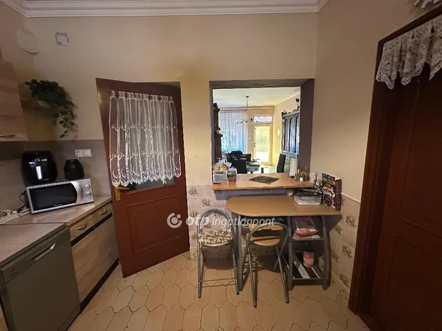 Eladó ház Cegléd 217 nm