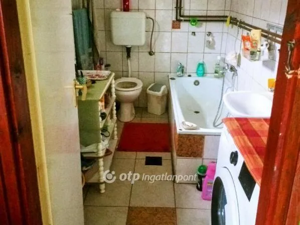 Eladó ház Tápiószele 81 nm