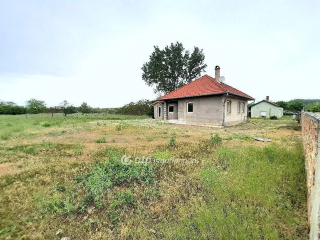 Eladó ház Csemő 64 nm