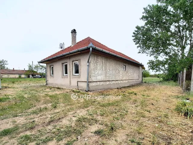 Eladó ház Csemő 64 nm