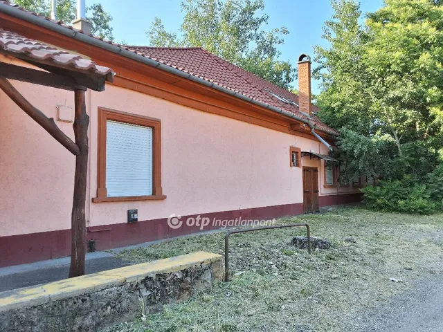Eladó kereskedelmi és ipari ingatlan Monorierdő 436 nm