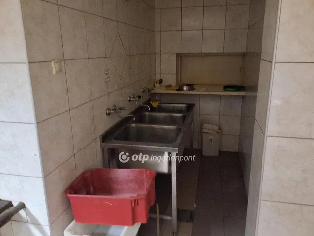 Eladó kereskedelmi és ipari ingatlan Monorierdő 436 nm