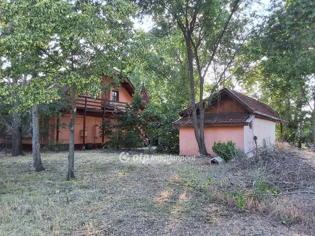 Eladó kereskedelmi és ipari ingatlan Monorierdő 436 nm