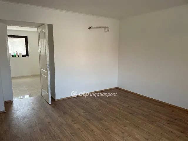 Eladó ház Cegléd 79 nm