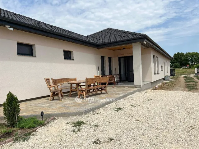 Eladó ház Inárcs 144 nm