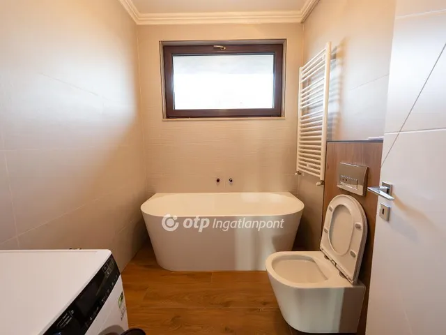 Eladó ház Üllő 180 nm