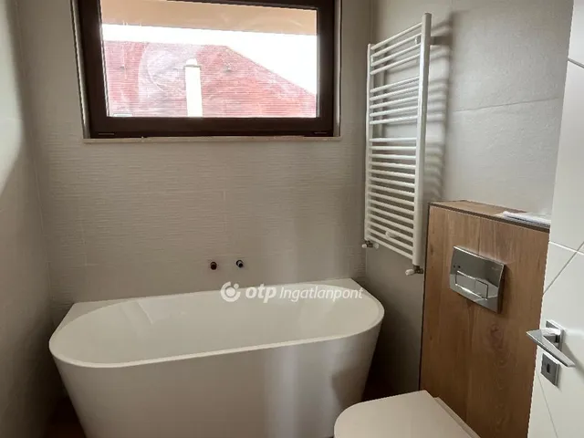 Eladó ház Üllő 180 nm