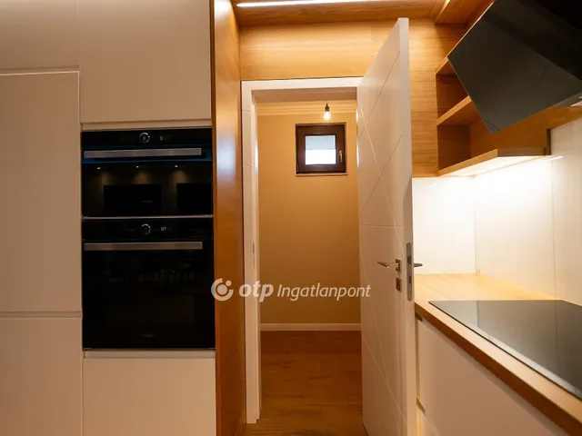 Eladó ház Üllő 180 nm