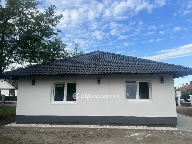 Eladó ház Tápiószele 75 nm