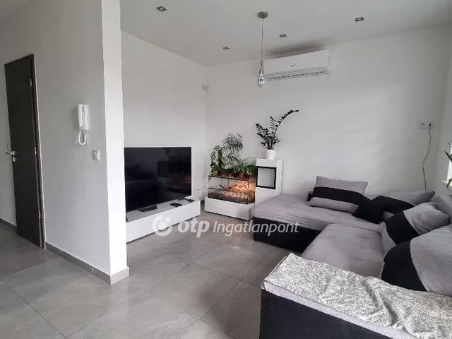 Eladó ház Táborfalva 92 nm