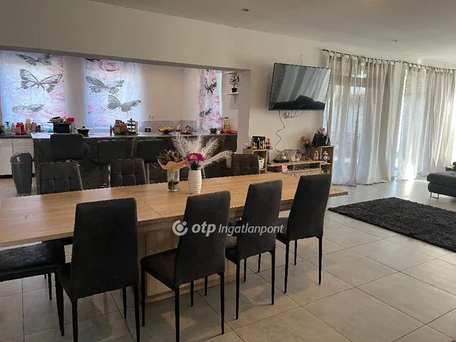 Eladó ház Cegléd 187 nm