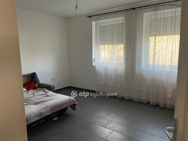 Eladó ház Cegléd 187 nm