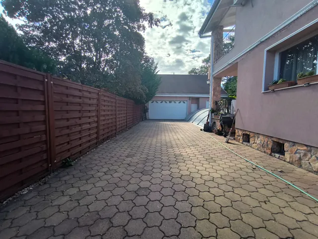 Eladó ház Budapest XVI. kerület 177 nm
