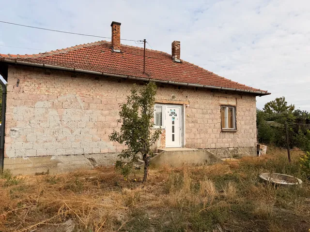 Eladó ház Tiszasüly 79 nm