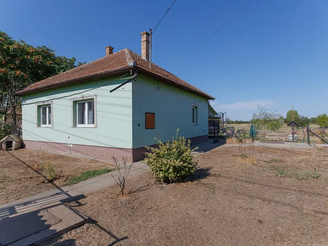 Eladó ház Törtel 86 nm