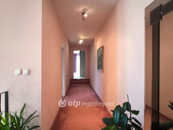 Eladó ház Budapest XVI. kerület 177 nm
