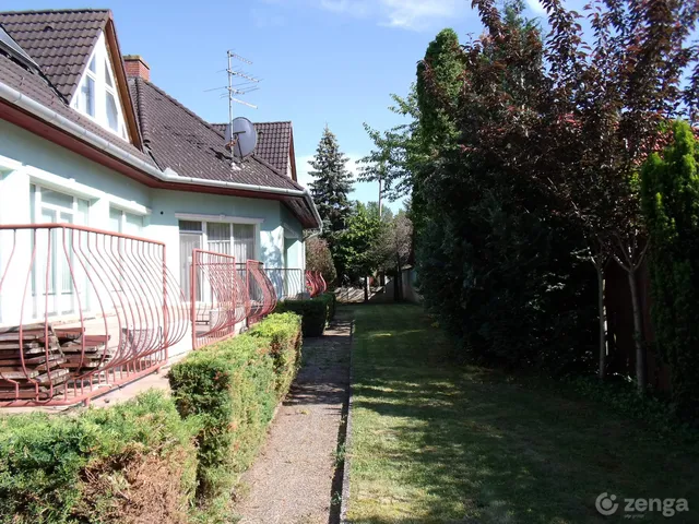 Eladó ház Győr, Bácsa 222 nm