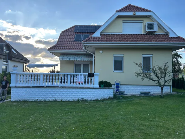 Eladó ház Fót, Fótfürdő 220 nm