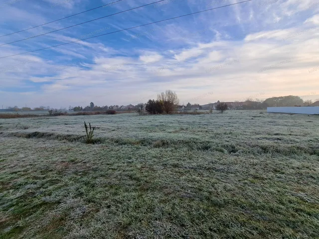 Eladó telek Jászberény 2221 nm